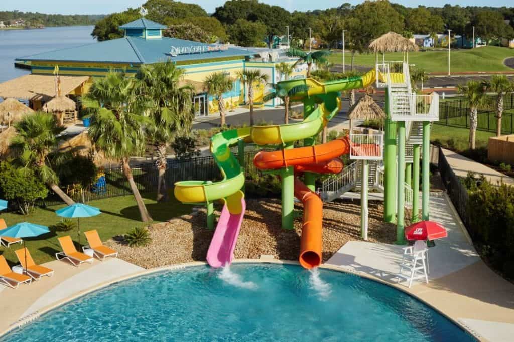 Jolly Mon Water Park - Turn About Waterslides (Custom) - Gateways Pesach